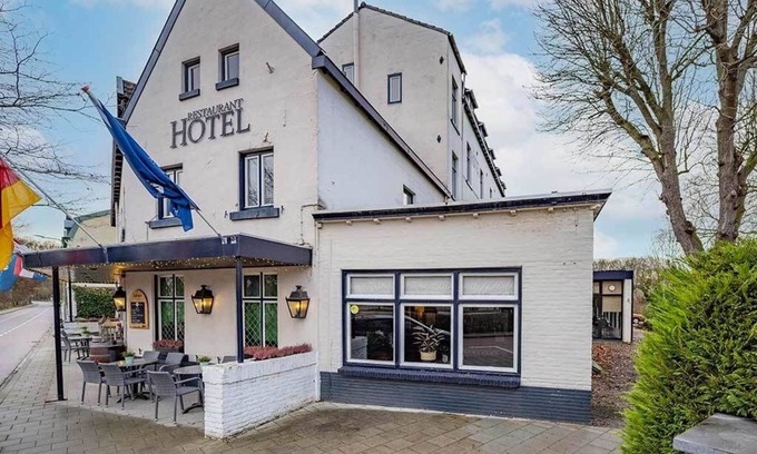 Geulhem Hotel | Family-Friendly Room in Relaxed Setting Near Roman Catacombs