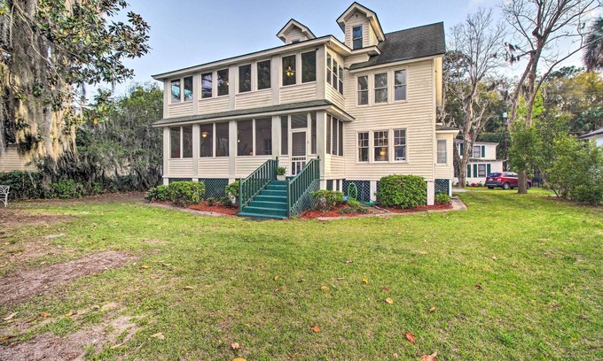 Whitemarsh Island House | Family-Friendly Savannah Vacation Rental w/Decks!