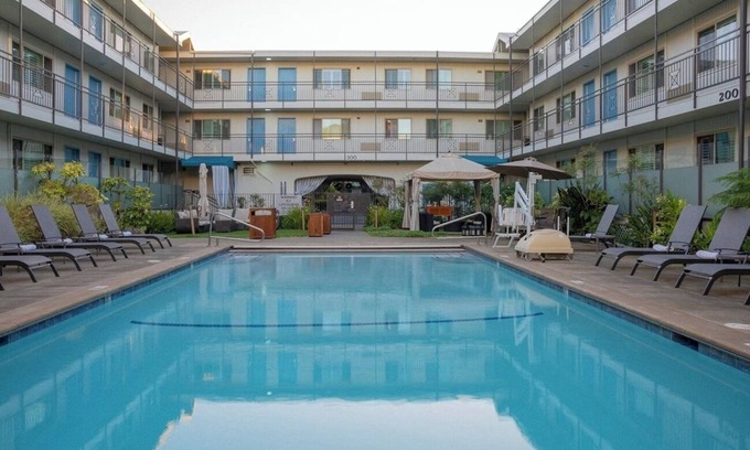 Corte Madera Hotel | Family-Friendly Suite | Near Golden Gate | Outdoor Pool | Parking | BBQ Area