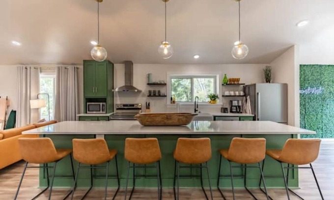 Granite Shoals House | Family Friendly Lakeside Retreat