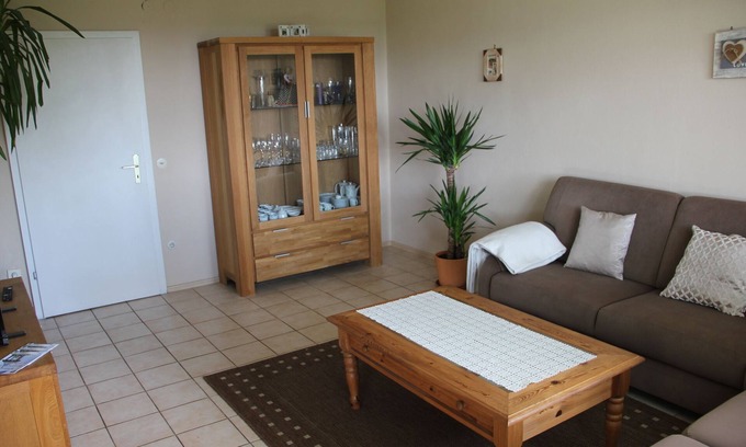 Wunsiedel Apartment | Family-friendly vacation home (120sqm) with terrace, sunbathing lawn and wonderful views