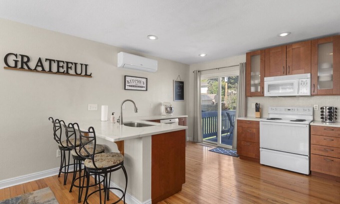 Castlewood House | Family-friendly with King Beds + Pets