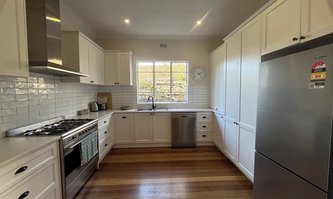 Yarraville House | Family friendly Yarraville