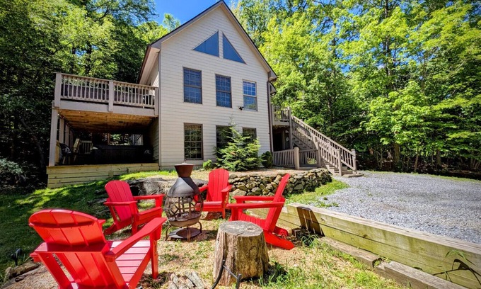 Chestnut Springs House | Family Fun Escape: Hot Tub, Gameroom, Fireplace, Dog Friendly, Firepits & Grill