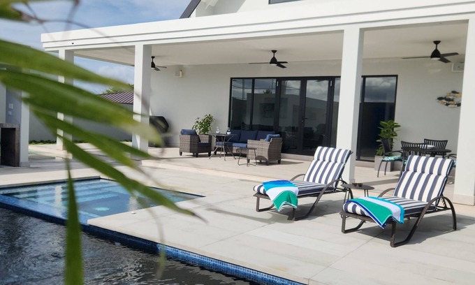 Bon Accord Village Villa | Family fun entertainment villa comfy and relaxing minutes from popular beaches