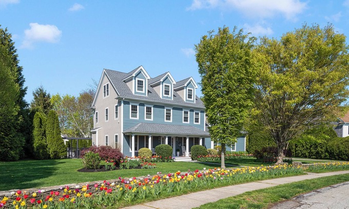Newport East House | Family Gathering Haven: All-Season Coastal Retreat