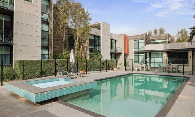Cowes Apartment | Family Getaway - Cowes - Phillip Island VIC - Walk to beach, pool & spa