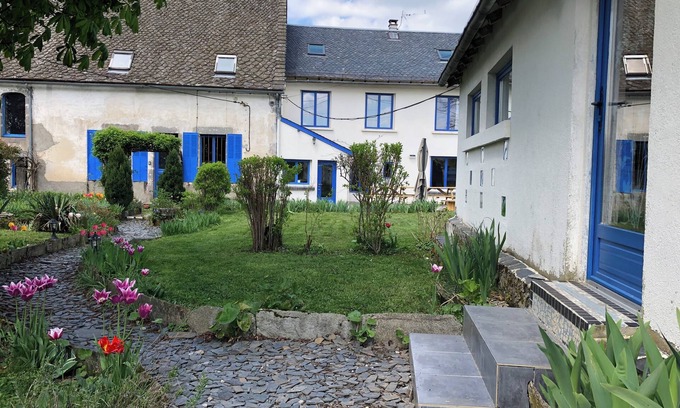Aveze House | Family gîte (11 people) with swimming pool