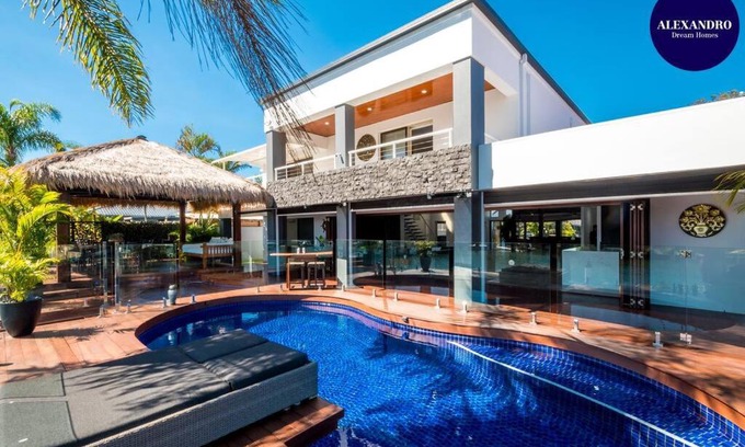 Runaway Bay House | Family Haven / Runaway Bay