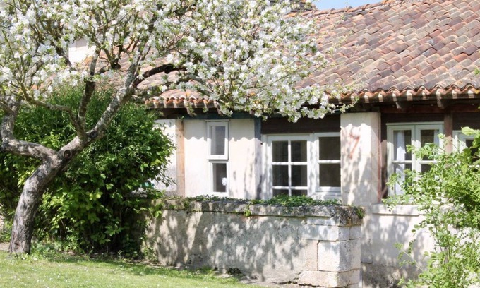 Nabinaud Cottage | Family Holiday Hamlet - Heated Pools, Golf, Tennis, Creche, 10 mins to beach!