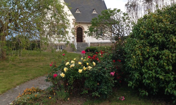 Porspoder House | Family holiday home, beautiful 180 degree sea view on the coast and the lighthouse