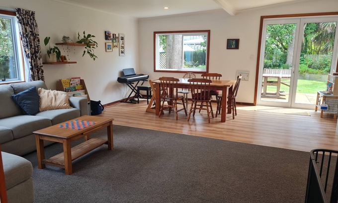 Te Awanga House | Family home