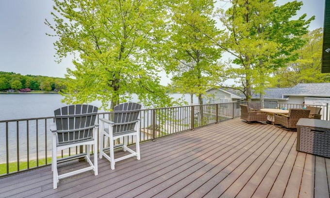 Hart House | Family Home on Crystal Lake with Private Beach!
