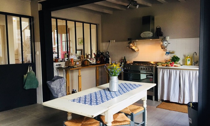 La Ferte-Loupiere House | Family house in Burgundy