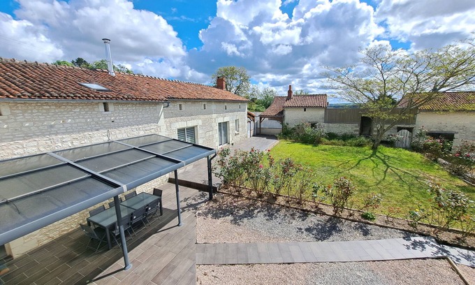 Courcoue House | Family house near Richelieu with swimming pool 12 adults/2 babies