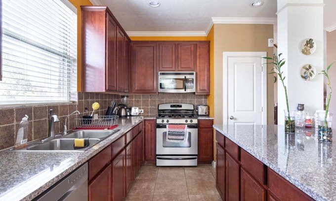 Barker House | Family House on Hwy6 and Clay road