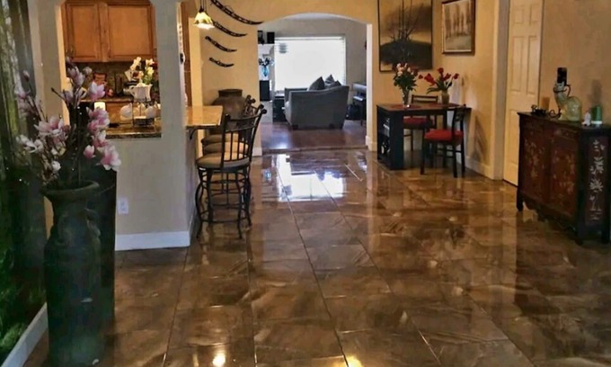 Jewell Heights - Hoffman Heights House | Family house with big backyard, very close to hospitals , light rail restaurants