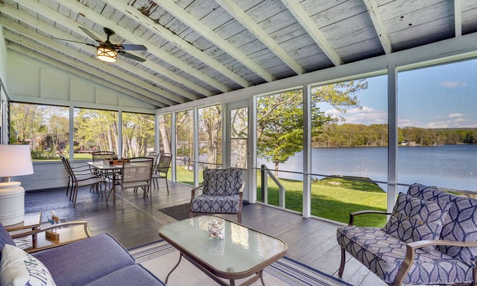Tully House | Family Lake & Ski House w/Paddleboards & Fire Pit