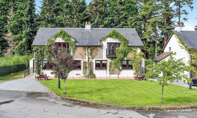 Pitlochry Cottage | Family Lodge No. 3 - UK45692