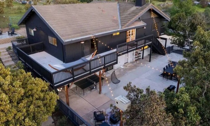 Fallbrook House | Family Mountain Home! Hot Tub, Gameroom, Privacy. Dogs free! Wedding venues.