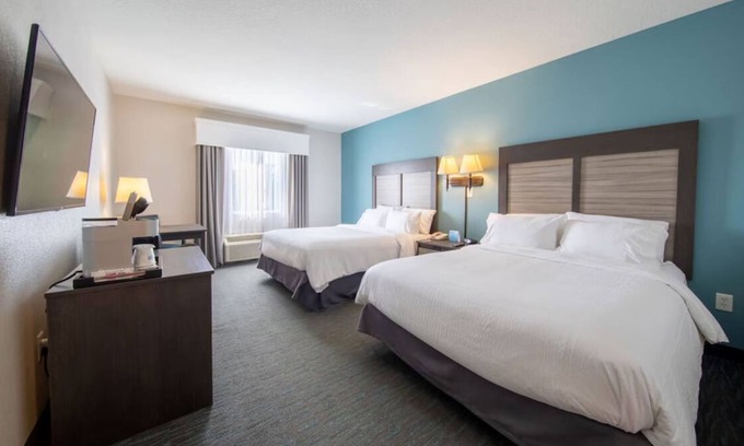 West Kissimmee Hotel | Family Orlando Adventure Starts Here! Close to Disney World | 5 Outdoor Pools