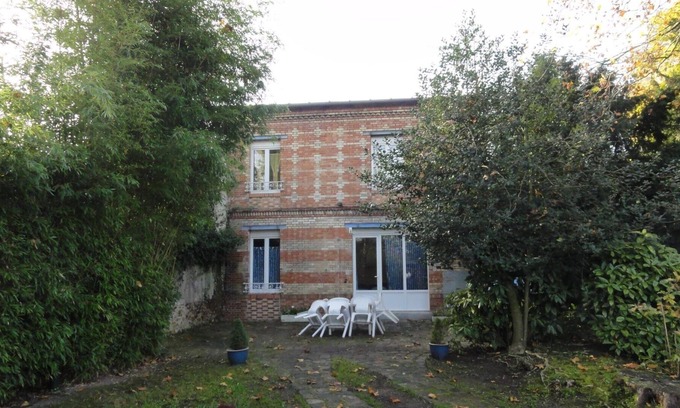 Sannois House | Family pavilion in Sannois - 20 mins PARIS - quality surroundings and greenery