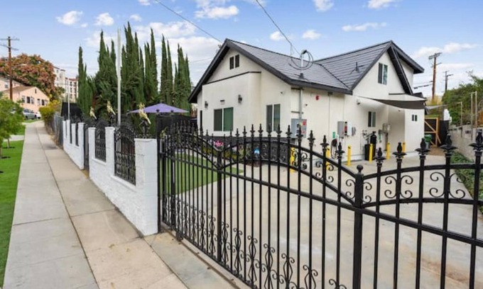 Eagle Rock House | Family/pet friendly home near Hollywood & Pasadenan