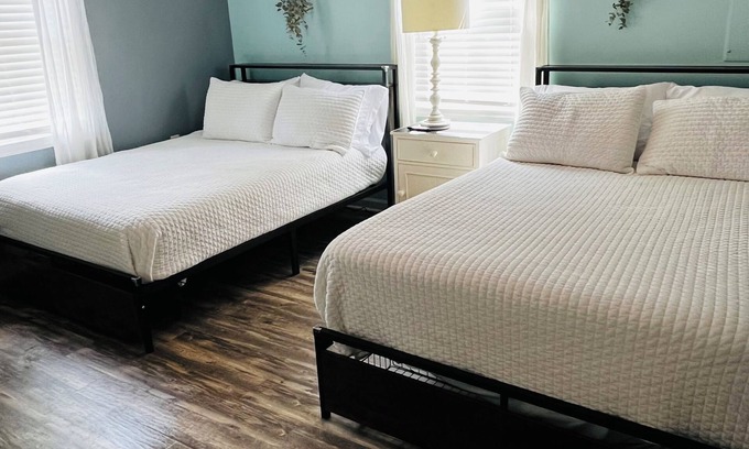 Pine Forest House | Family Retreat l Fenced yard I Outdoor Grill & Games I Near Ft Bragg