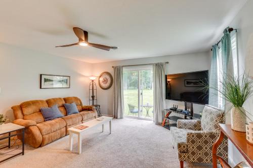 Elizabethtown House | Family Retreat Near Hersheypark with Horse Farm View