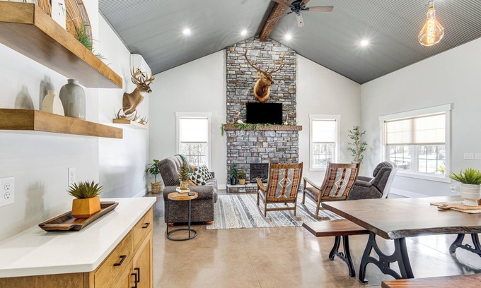 Somerdale House | Family Retreat w/Fire Pit & Yard in Mineral City