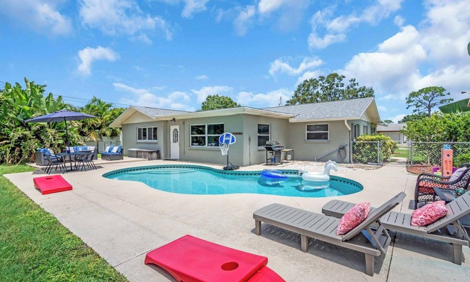Bradenton House | Family Retreat with Pool Near Beach & IMG Academy