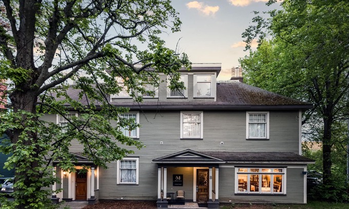 Downtown St. John's House | Family reunion - your very own mini hotel! Downtown St. John's, sleeps 19