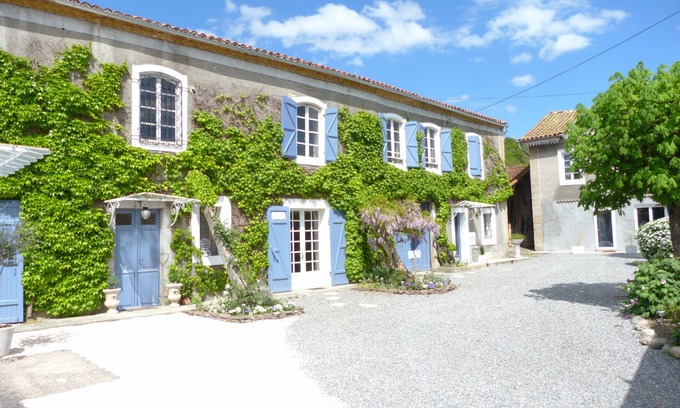 Villeneuve-de-Riviere House | Family room 1 area 95m2