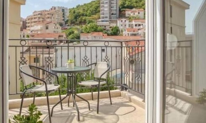 Golubovina Apartment | Family Rooftop Apartment Magi Budva