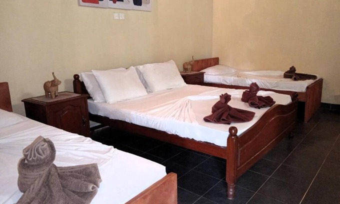 Habarana Cabin | Family Room - Eagles Wing's GuestHouse