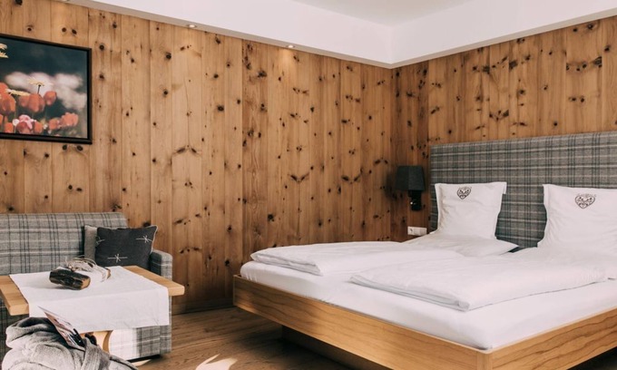 Schladming House | Family room Swiss stone pine from 7 nights - Hotel Schwaigerhof