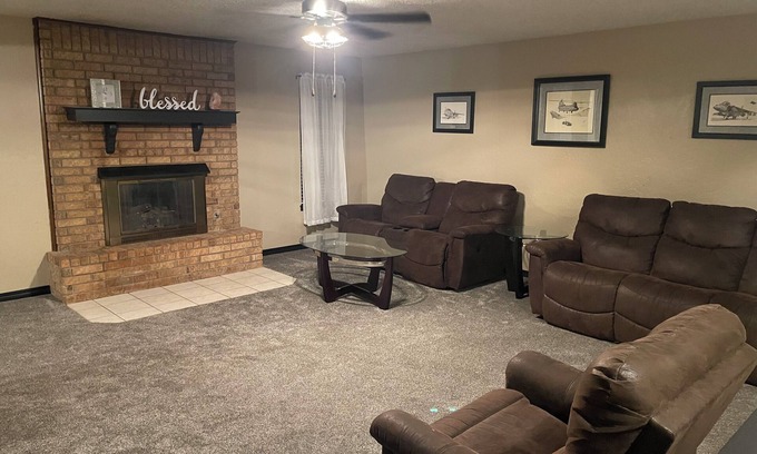 Weatherford House | Family-sized home in quiet neighborhood in Weatherford, OK