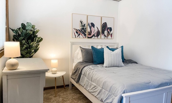 Brooklyn Park House | Family-Sized Townhome near Minneapolis!