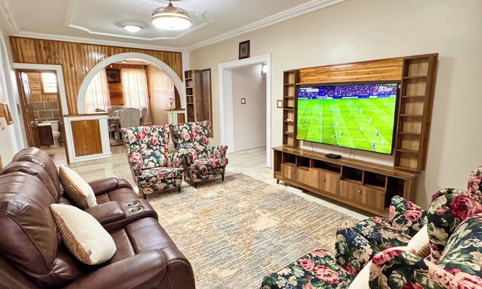 Accra Apartment | Family styled Luxury 2-bedroom apartment in Accra