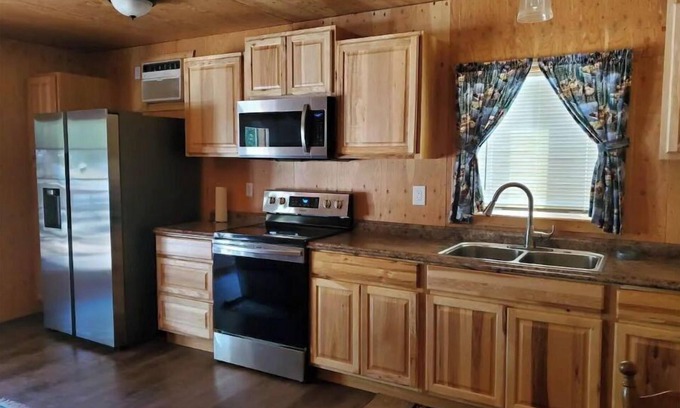 Noxon House | Family suite at Noxon Creekside Motel