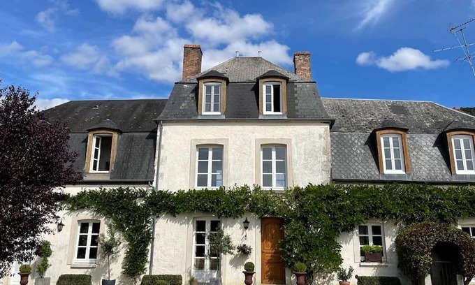 Paucourt Bed & Breakfast | Family Suite in Charming Forest House near Montargis