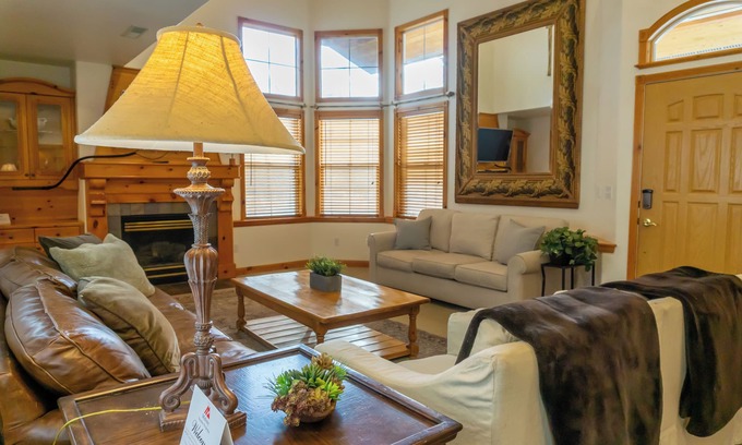 Tuoketuo County House | Family Vacation~Heated In/Out Pool, Tubing & Ice Skating 719