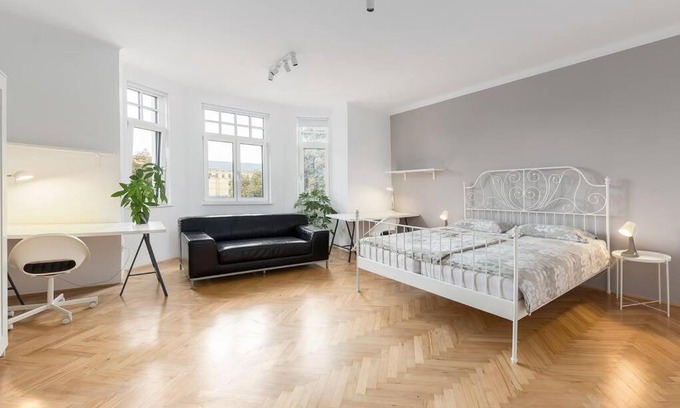 Ljubljana Apartment | Family Villa next to Tivoli Park