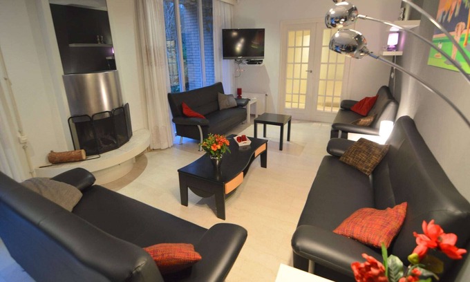 Doornspijk Villa | Family villa w/Trampoline, Pool