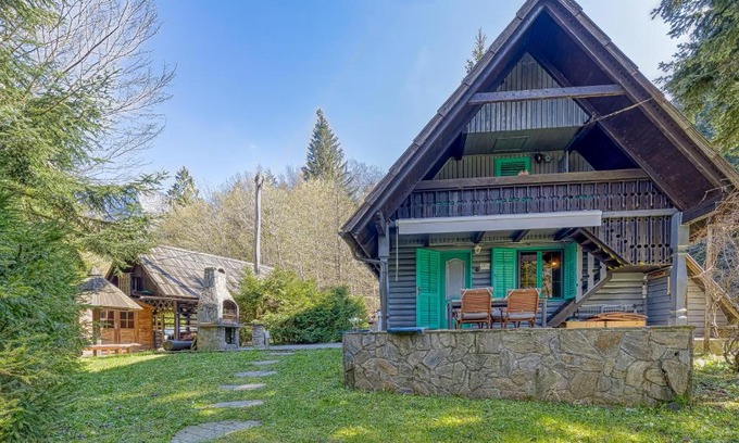 Kostel Ski Chalet | Fani's Riverside Cottage - Happy Rentals