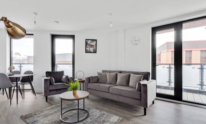 Bordesley Apartment | Fantastic 2 Bed 2 Bath Apartment in Birmingham