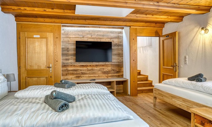 Kappl Apartment | Fantastic apartment with sauna, ski bus nearby