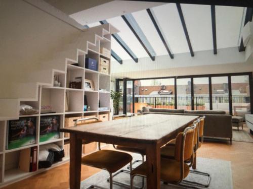 Stadionbuurt Apartment | Fantastic Bright Penthouse