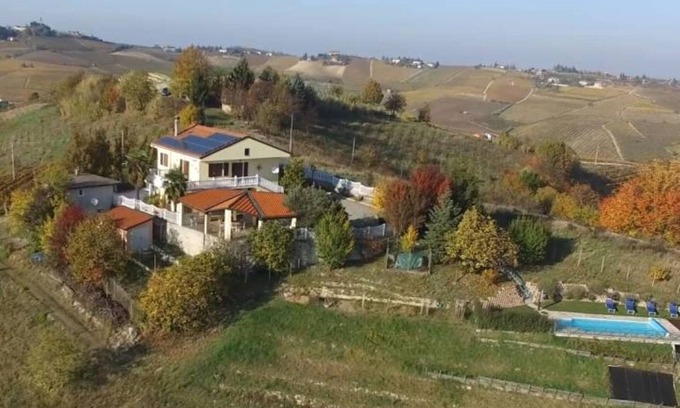 Alice Bel Colle Apartment | Fantastic Holiday home with beautiful outlook