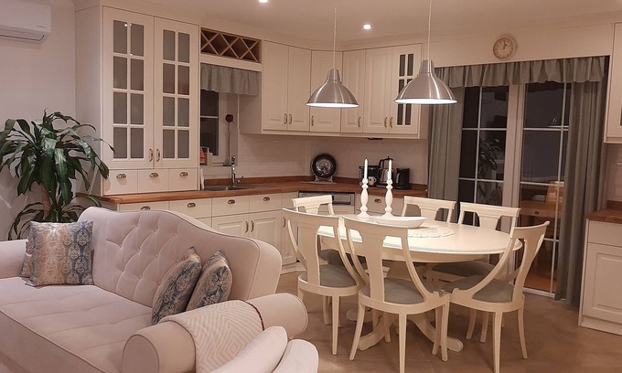 Narlidere Villa | Fantastic holiday house. Toscana feeling by foça